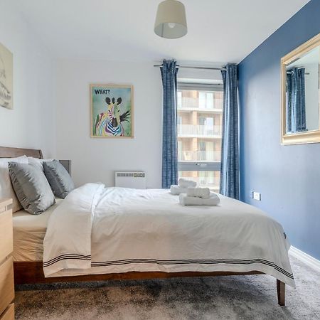 Entire Flat In Ealing Appartement Londen Buitenkant foto