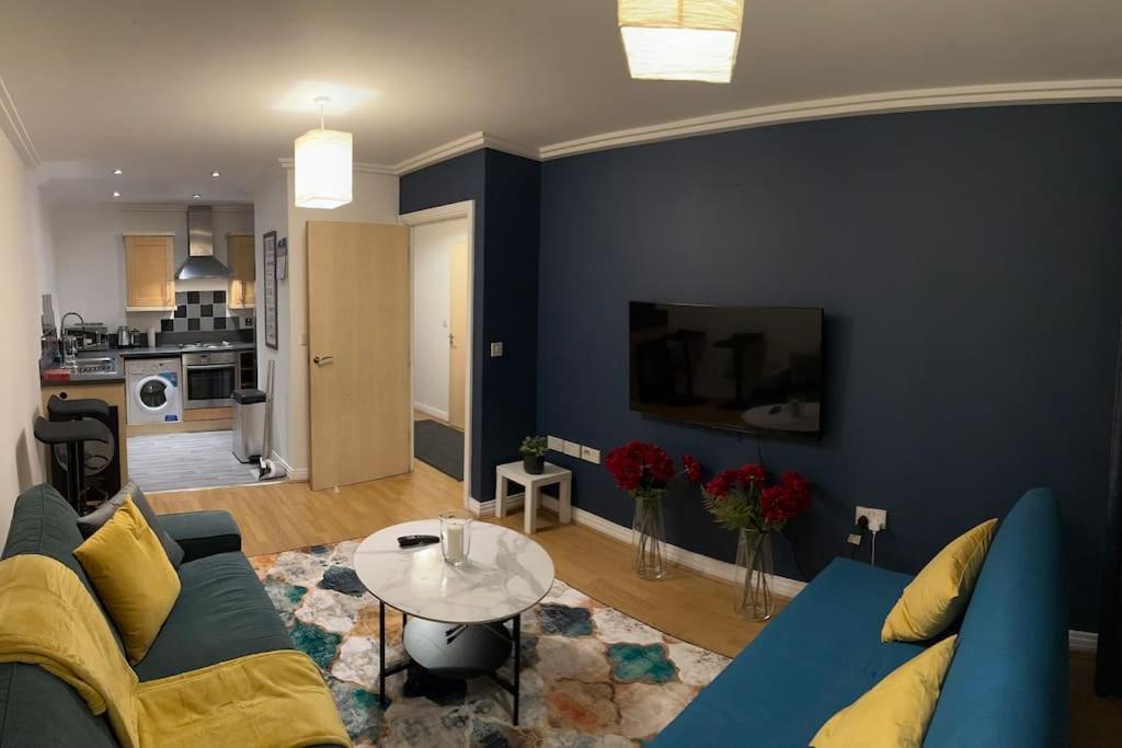 Entire Flat In Ealing Appartement Londen Buitenkant foto